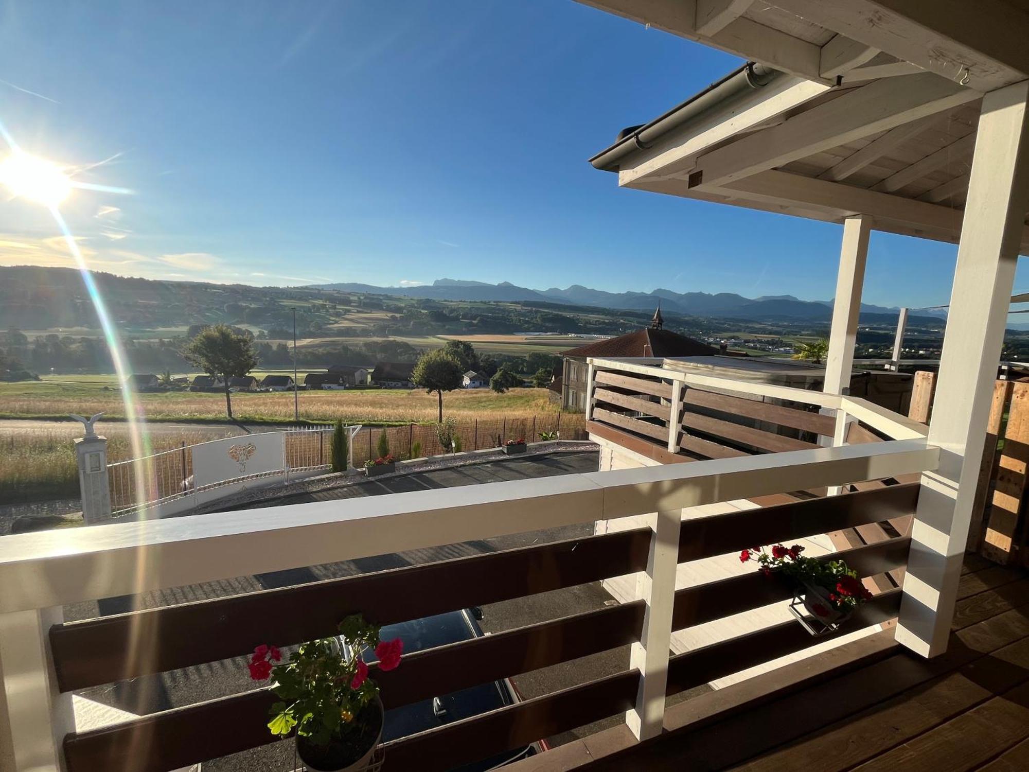 Appartamento Loft Des Milans, Petit Nid Douillet Perche Sur La Campagne Ecublens  Esterno foto