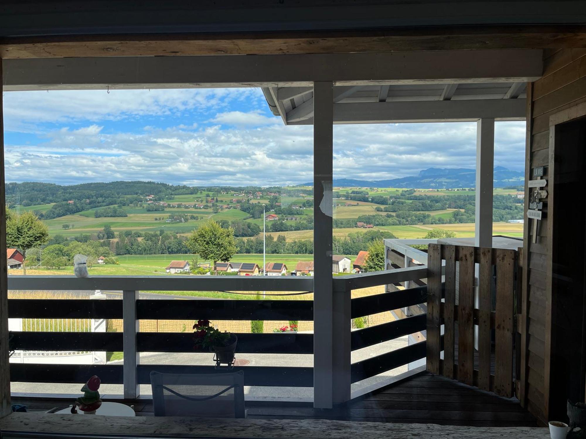 Appartamento Loft Des Milans, Petit Nid Douillet Perche Sur La Campagne Ecublens  Esterno foto